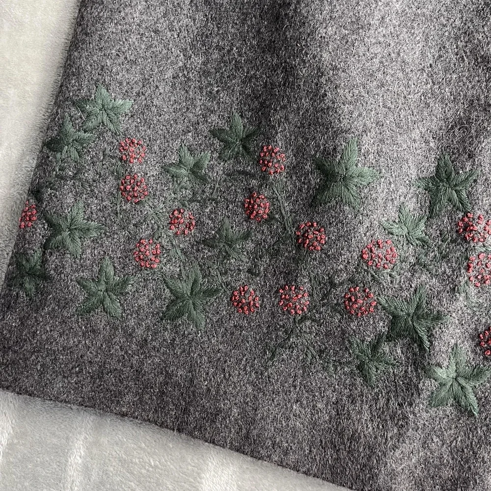VTG Cabela's Skirt Size 16 Gray Wool Blend A Line Long Embroidered Floral Winter